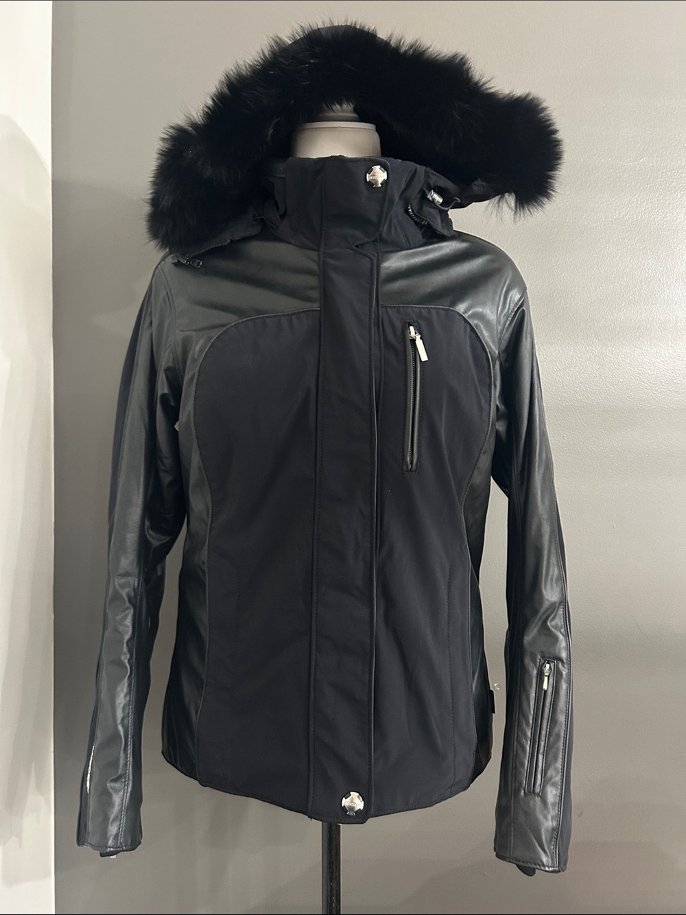 Descente Black Women's Hooded Jacket with Faux Fur Trim